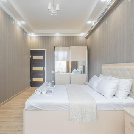 2 Bedrooms 2 Bathrooms Large And Lux Apartment Best Location エレバン エクステリア 写真