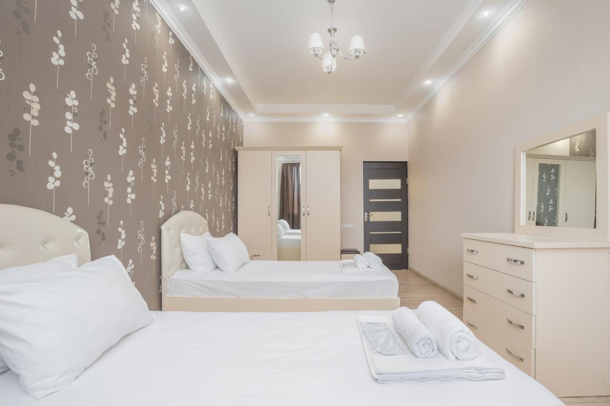 2 Bedrooms 2 Bathrooms Large And Lux Apartment Best Location エレバン エクステリア 写真