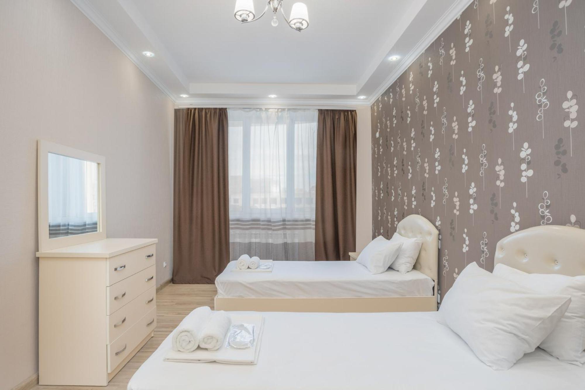 2 Bedrooms 2 Bathrooms Large And Lux Apartment Best Location エレバン エクステリア 写真